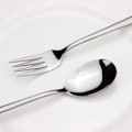 Miniatyrbilde 3 av 5: Blandat set, soppskjeer i rustfritt stål og salatgafler.
