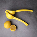 Miniatyrbilde 3 av 3: To-i-ett manuell juicer/1 stk/gul/liten