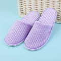 Miniatyrbillede 3 af 3: 6 par Spatofflor, Gästtofflor, Hotelltofflor - Perfekt purple
