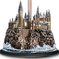 Pikkukuva 3 / 4: Bradford Exchange Harry Potter Hogwartsin linna Luminous-veistos pöytälamppu