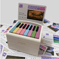 Miniatyrbilde 1 av 4: 2025 Taylor Swift Crossover Piano-kalender Skrivebords-kalender Miniatyrpiano Musikknoter Prydnader (Hvit)