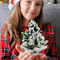 Miniatyrbillede 4 af 5: Pakke med 3 små mini juletræer, kunstige juletræer til julebordpynt