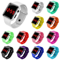 Miniatyrbild 2 av 2: Barnflickor Pojkar Gym Klockor LED Digital Midjeband Armband Julgåva Red