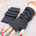 Miniatyrbillede 2 af 2: Dame 1 par fingerløse lange handsker varmere striber tryk dark grey