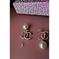 Miniatyrbillede 2 af 4: Fashion Øreringe Smykker Perle Detaljerede Cc Øreringe-Yvan