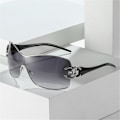 Pikkukuva 9 / 10: Y2K Wrap Around Aurinkolasit HOPEA/MUSTA HOPEA/MUSTA Silver/Black Silver/Black