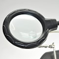 Pikkukuva 4 / 5: 1. LED-klämma Svetsstativ Hjälpare Förstoringsglasklämma Hands-free Lödstation Lödning Extraklämma Förstoringsglas Kretskortreparationssvetsstativ