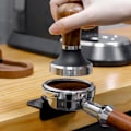 Miniatyrbillede 4 af 4: Kaffe Tamper Måtte Silikone 51mm/54mm/58mm Tamper, Lille Tampe Måtte Hjørne Design Tamper Måtte til Kaffe Maskine, Kaffe Måtte til Skrivebord Kaffe Tampe Grey