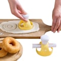 Miniatyrbillede 3 af 5: Kageform med dyppende tang, DIY Donut Cutter Biscuit Stamp Form Desserter Cutter Maker Form Køkken Bageværktøj
