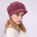 Pikkukuva 2 / 5: Naisten talviset neulotut hatut, pipot, villaberet Rose Red