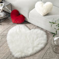 Miniatyrbillede 5 af 5: Off White Hjerteformet Pude, Kunstig Kanin Pels 3D Fluffy Hjerte Dekorativ, Plys Blød Pude Gave til Børn Stue og Sofa