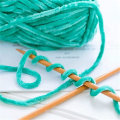 Miniatyrbild 2 av 2: 5-pack supermjuk chenille sammetgarn stickning ull tjock varm virkning stickning garn för konst stickning docka DIY väska tröja hantverk Jade green