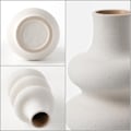 Miniatyrbillede 3 af 5: Beige vase lavet af keramisk blomster vase moderne med donut design