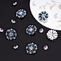 Miniatyrbillede 4 af 5: 10 stk. 28MM Blomst Rhinestone Shank Knapper Krystal Sy På Knapper med 1 Hul og Flad Bagside, Rhinestone Snefnug Metal Knapper B