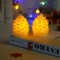 Miniatyrbilde 4 av 5: Furu-kongle Lys, Flammeløse Flimrende LED-telys, Julelys For Fest Hjem Decorwhite (2 stk)