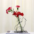 Miniatyrbild 2 av 5: Intressant järnblomvas, Intressant blomsterarrangemang för verandan, Hemarbetsbord Veranda Utomhusgård