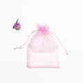 Miniatyrbillede 3 af 5: 50 stk. garnpose, organza slikpose, ensfarvet gavepose, smykkepakning med snøre, jule-netpose