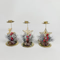 Miniatyrbillede 1 af 5: Julelysestativ, 3 pakninger Kunstige Sneklædte Fyrrenåle Pinjekone Bær Julelysestandsere