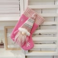 Miniatyrbillede 3 af 5: Jule Strømper Plysset Julemand Nisse Hængende Strømper Gave Godbid Pose Ferie Juletræ Hængende Dekoration Til Pejs Væggen Vindue ( 1stk Pink )