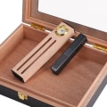 Miniatyrbild 2 av 5: Högpolerad Cigarrhumidor Cigarrlåda för 10-15 Cigarrer, Äkta Massivt Spanskt Cedarträ, Lyxig Hygrometer och Luftfuktare, D