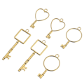 Pikkukuva 3 / 3: 6 kpl Avainteema Avoin Kehyksen Riipukset Seosrunko Pendants Hartsikorujen ValmistukseenKulta6.1X2X0.3CM