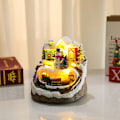 Miniatyrbillede 1 af 5: 2 stk. Lysende Juletræshus Snemand Julemand Harpiksdrevet Julscene Landsbyhuse