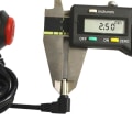 Miniatyrbilde 3 av 5: 12V 2,5 mm Bil Adapterlader Sigaretttenner Strømpluggledning GPS Kabel Svart