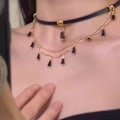 Pikkukuva 4 / 5: Sydänriipus Säädettävä Punainen Choker Klassikko Kaulukset Naisille ja Tytöille Sametti Choker Kaulakoru