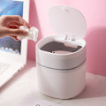 Miniatyrbilde 4 av 5: Moderne Mini Søppelbøtte i Plast med Lopp for Baderom, Skrivebord, Bordplate eller Kaffebord - Kast C