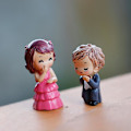 Miniatyrbilde 4 av 5: 2 stk. Frierpar Miniatyrfigurer Ornament Hjemhage Dukkehustpynt