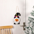 Miniatyrbild 4 av 4: Målad Trähängare med Tomtefigur för Dörrdekoration, Juldekoration, Form C