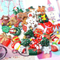 Miniatyrbilde 3 av 5: Julepynt i miniatyr, 100 stykker Tilfeldig julepynt Figurer Tilbehør Kunst Harpiks Miniatyr Liten Figur For Mini Juledekor