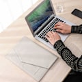 Miniatyrbild 4 av 5: Laptopväska. Läderyta, Frostad Innerfoder. För Tablets Upp Till 18,3 Tum Grå