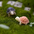 Miniatyrbilde 2 av 5: Mini Skilpaddemodell Fehage Miniatyrer Hus Terrarium Hjem Skrivebord Sukkulenter Mikrolandskap Dekorasjon (6 stk, Gul+svart)