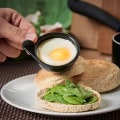 Miniatyrbillede 4 af 4: Non-stick æg-pocherpande, rustfrit stål æg-pocher, æg-pocherpande med håndtag, perfekt til æglavning, æg-pocher, æg-pocherkopper, 6 kopper pocherede æg, silikone-spatel