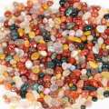 Pikkukuva 2 / 5: Mini Kiillotetut Värilliset Akatsikristallit, 500g Luonnollinen Värillinen Akatsi, Pienet Kuluneet Murskatut Sirut Kivien Parantava Reiki-Kristalli Korut Koti Sisustus