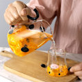 Miniatyrbild 3 av 8: Cow Print Karaff Set, Cartoon Cow Clear Glass Nattvattenkaraff Set med tumlare, kanna och kopp set för att hålla juice (1800ML)