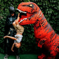 Miniatyrbild 4 av 10: Uppblåsbar Dinosauriekostym för Vuxna, Dinosaurie Uppblåsbar Kostym för Vuxna Red