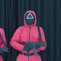 Miniatyrbild 6 av 8: Squid Game 2 Vuxen Triangelvakt Jumpsuit Round XL