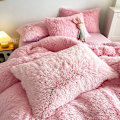 Miniatyrbild 3 av 5: Lyx Ultra Soft Shaggy Crystal Velvet Sängkläder Set 3 delar pink 1.8m