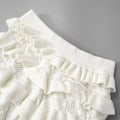 Miniatyrbillede 5 af 9: Kvinders Hule Ud Crochet Knit Shorts med Rufflet Lag White L