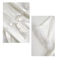 Miniatyrbillede 4 af 5: Langærmet Satin-Morgenkåbe med Fuzzy Trim og Bælte til Kvinder - Brudekjole til Bryllupsdag White