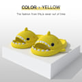 Miniatyrbild 2 av 2: Shark Tofflor Halkfria duschtofflor Badrumstofflor Mjuka sommarsandaler för flickor och pojkar Nyhet - Yellow 40-41