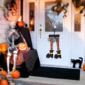 Miniatyrbillede 5 af 5: Halloween heksens ben dekoration