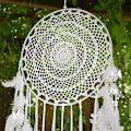 Miniatyrbillede 3 af 5: Stor boheme drømmefanger med fjer, Macrame vægophæng, 35 cm diameter