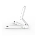 Miniatyrbilde 1 av 3: Basics Multi-Angle bærbar stativ for iPad-nettbrett, e-leser og telefon for direktestrømming, videotitting og nettkurs