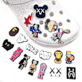 Pikkukuva 1 / 5: 18 kpl Kaws-kenkäkoristeita DIY-Crocs-kenkiin, sormuksiin, rannekkeisiin ja muihin