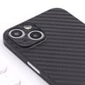iPhone 15 PLUS -Exklusiva Karbonutseende Svart