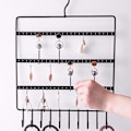 Miniatyrbilde 4 av 8: Elegant Smidigt Smyckeställ Vit
