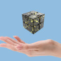 Pikkukuva 4 / 5: Fidget Toy Infinite Cube Stress Relief Flip Block - Musta-Ruusu Pink